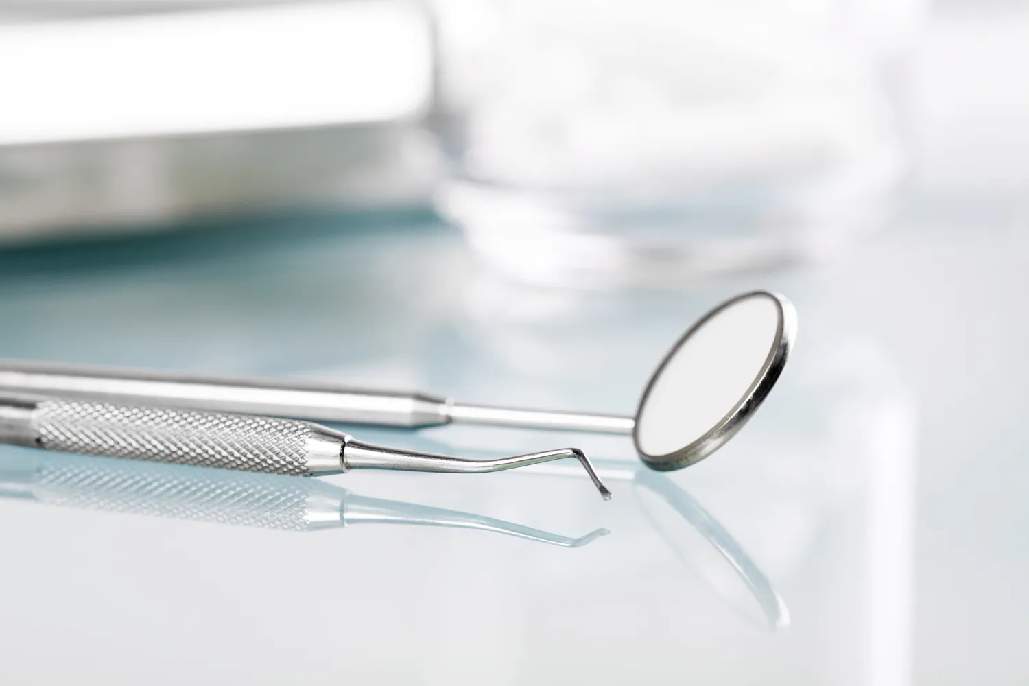 Czym się różni stomatolog od dentysty?