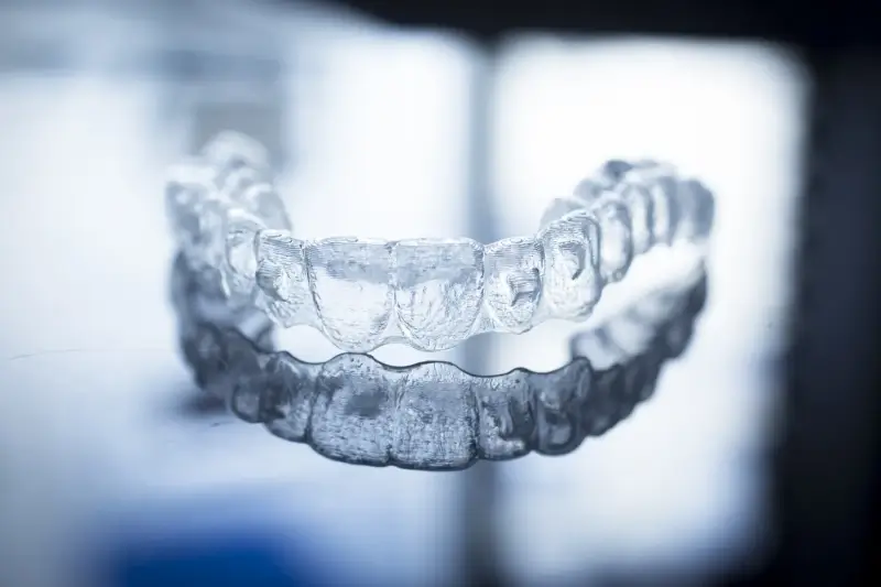 Nakładki na zęby Invisalign