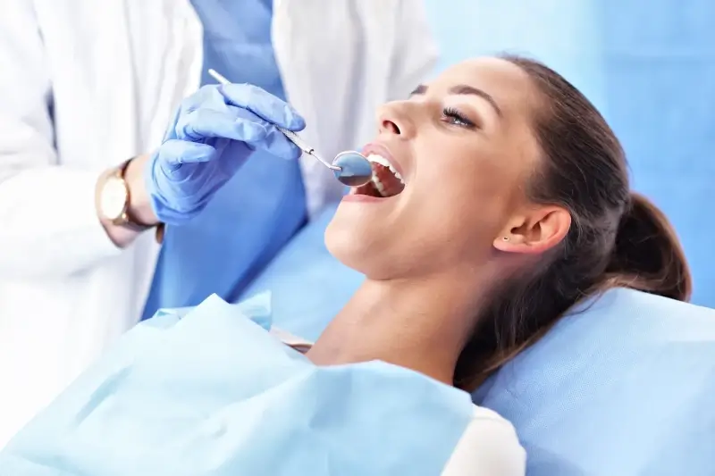 Czy z opryszczką można iść do dentysty?