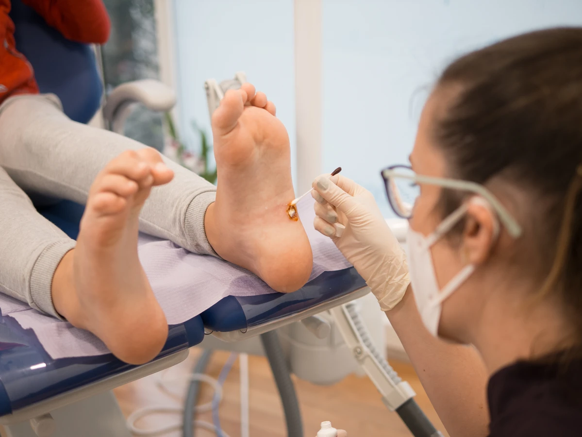 Pedicure leczniczy - czym jest, jak wygląda, kiedy warto go wybrać?